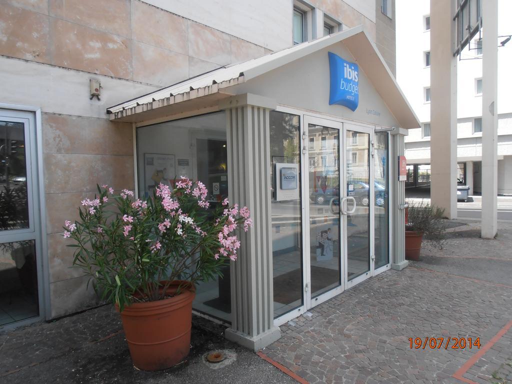 Ibis Budget Lyon Caluire Cite Internationale Exterior foto