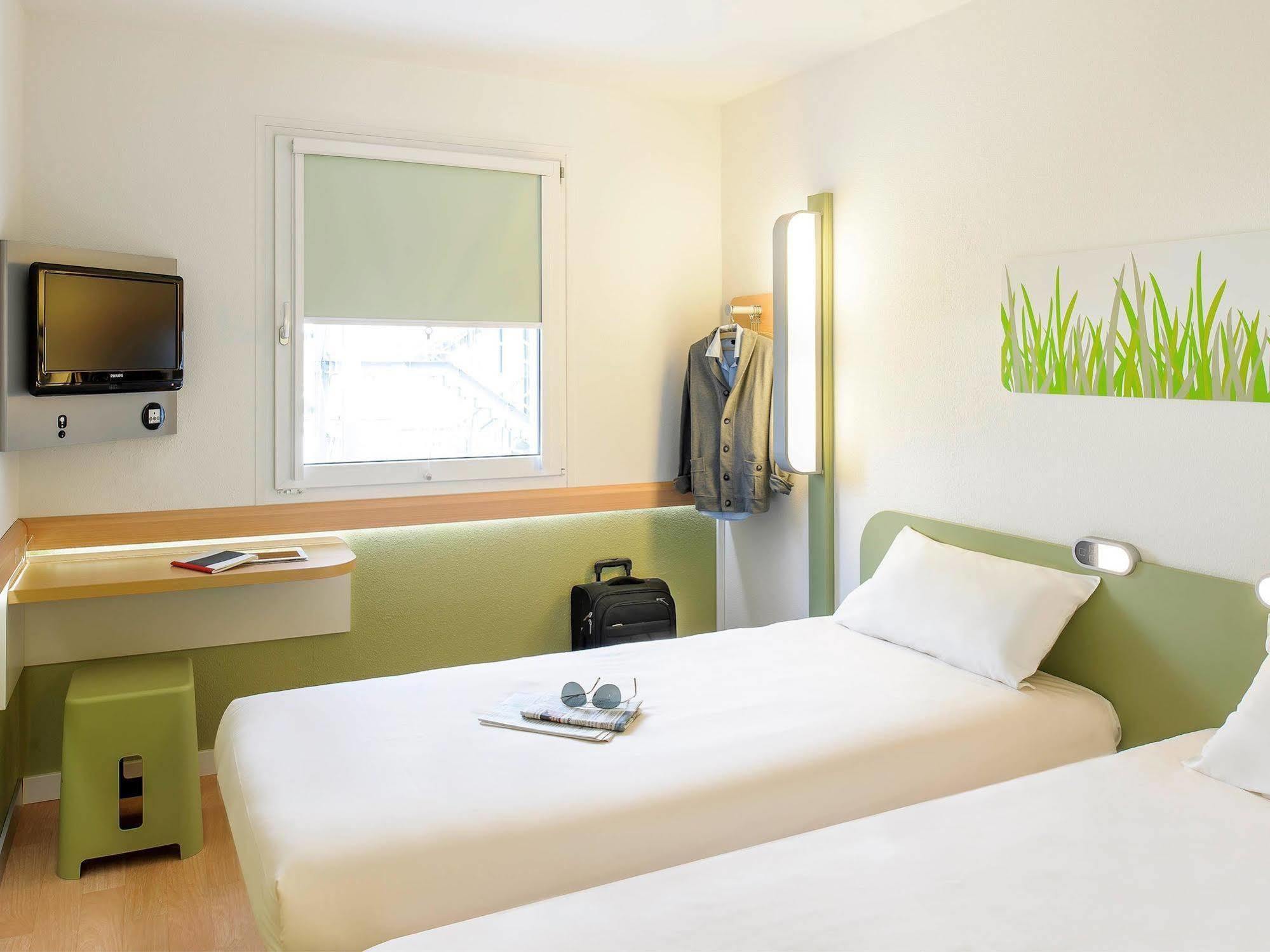 Ibis Budget Lyon Caluire Cite Internationale Exterior foto